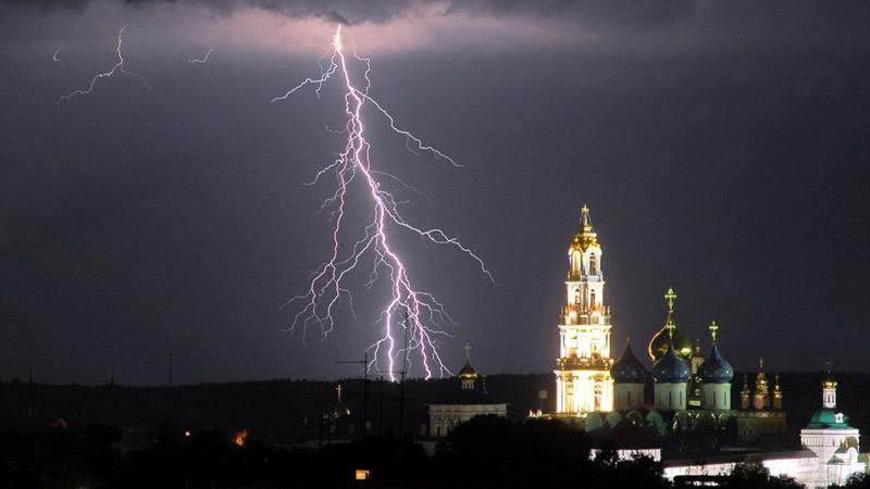Дивовижні фото грози у Києві підірвали інтернет Дивовижні фото грози у Києві підірвали інтернет