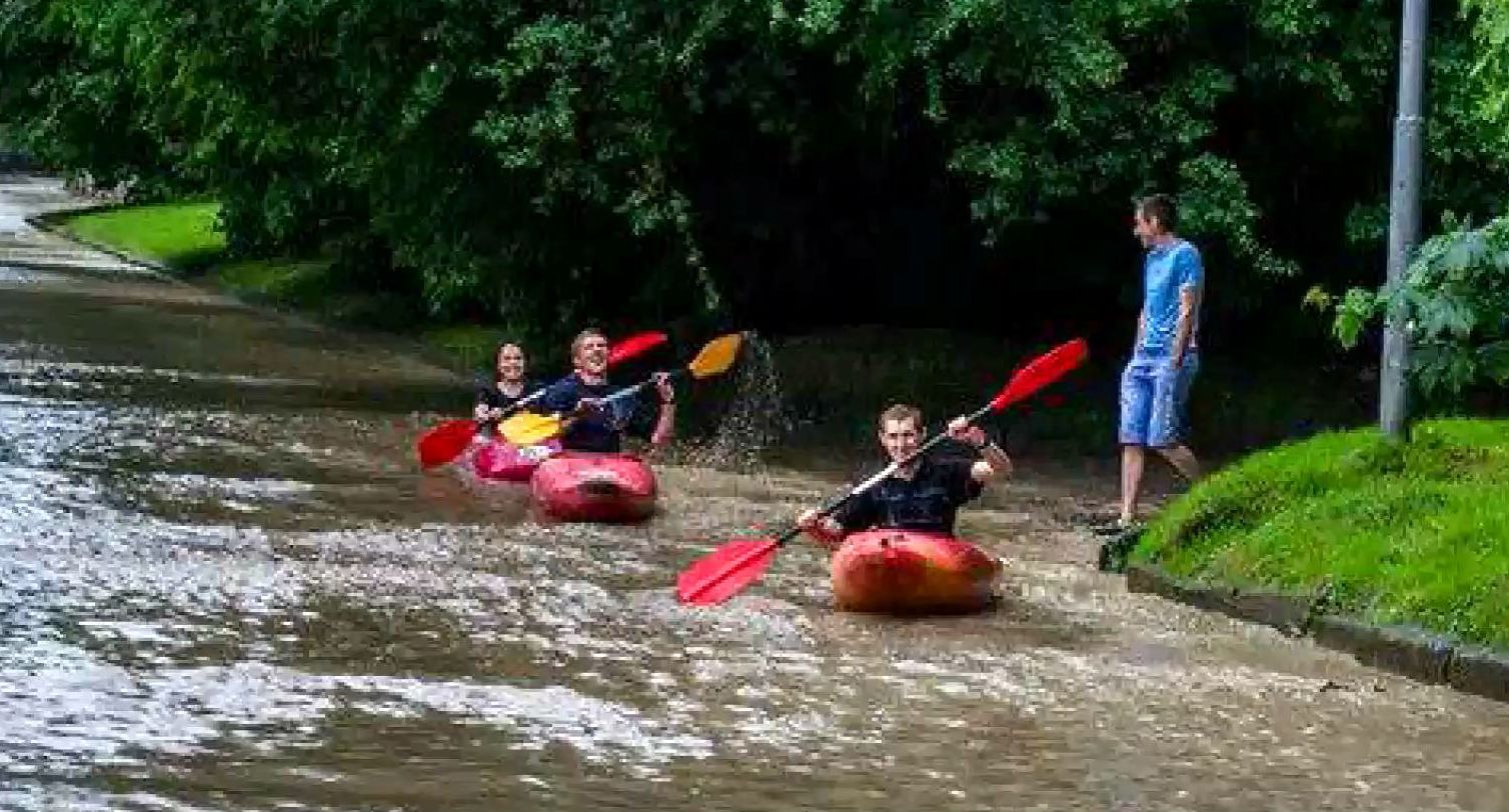 Львів затопило: люди катались на каное
