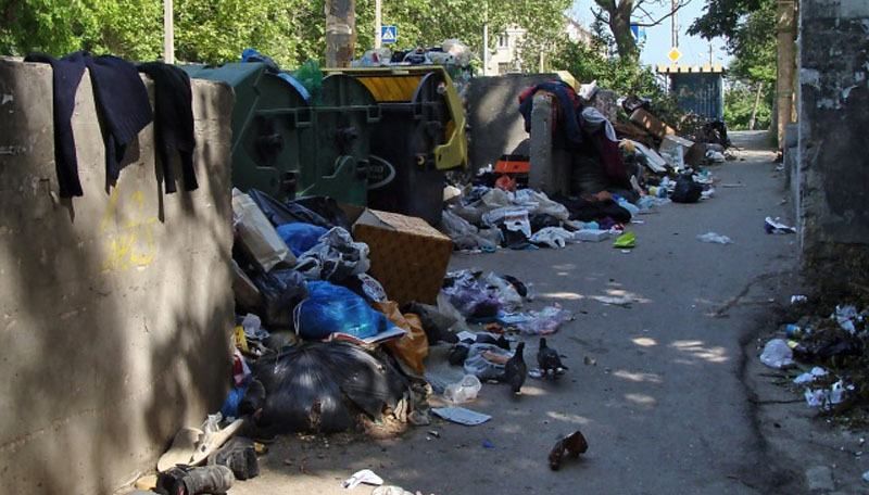 Життя в окупації і смітті: як Севастополь стає звалищем