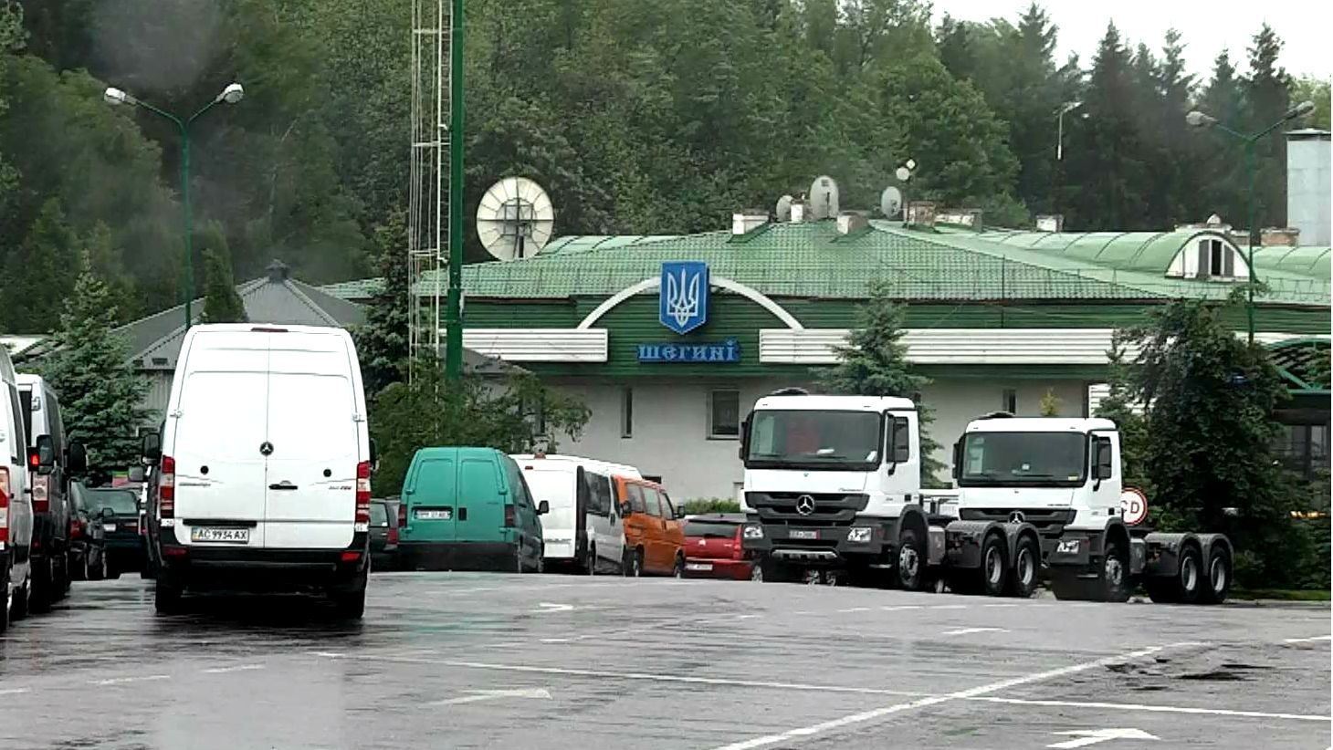 На матчі "Дніпро"-"Севілья" українців буде більше ніж іспанців На матчі "Дніпро"-"Севілья" українців буде більше ніж іспанців