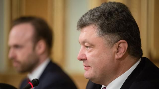 Порошенко отказался ехать в Польшу на футбол