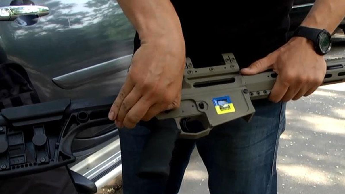 Волонтери протестували та відправили на фронт нові українські гвинтівки Волонтери протестували та відправили на фронт нові українські гвинтівки