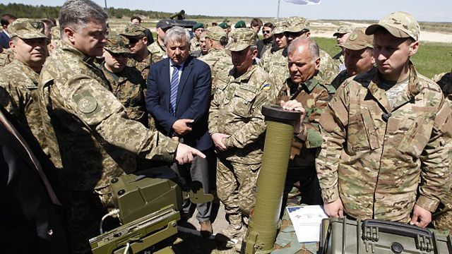 Сучасну зброю свідомо продавали за кордон, аби ослабити країну, — Президент Сучасну зброю свідомо продавали за кордон, аби ослабити країну, — Президент