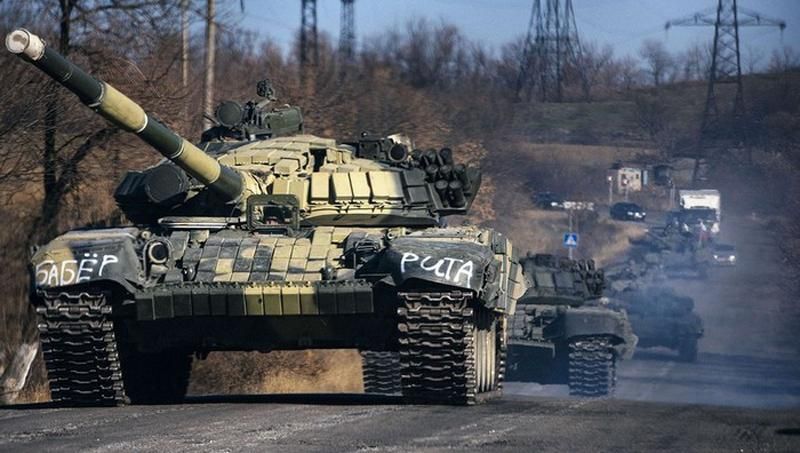 Після прибуття "гумконвою" з Росії на Щастя вирушила колона бронетехніки бойовиків Після прибуття "гумконвою" з Росії на Щастя вирушила колона бронетехніки бойовиків