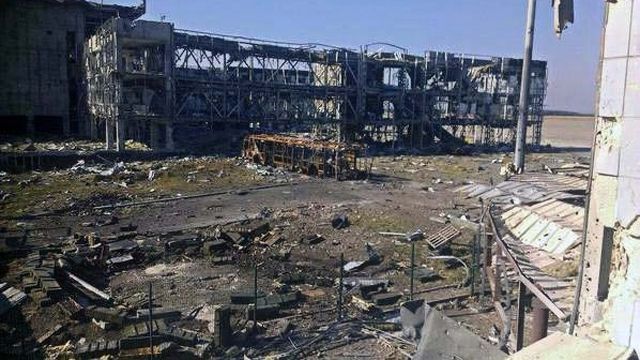 Бойовики передали волонтерам тіла трьох "кіборгів" Бойовики передали волонтерам тіла трьох "кіборгів"