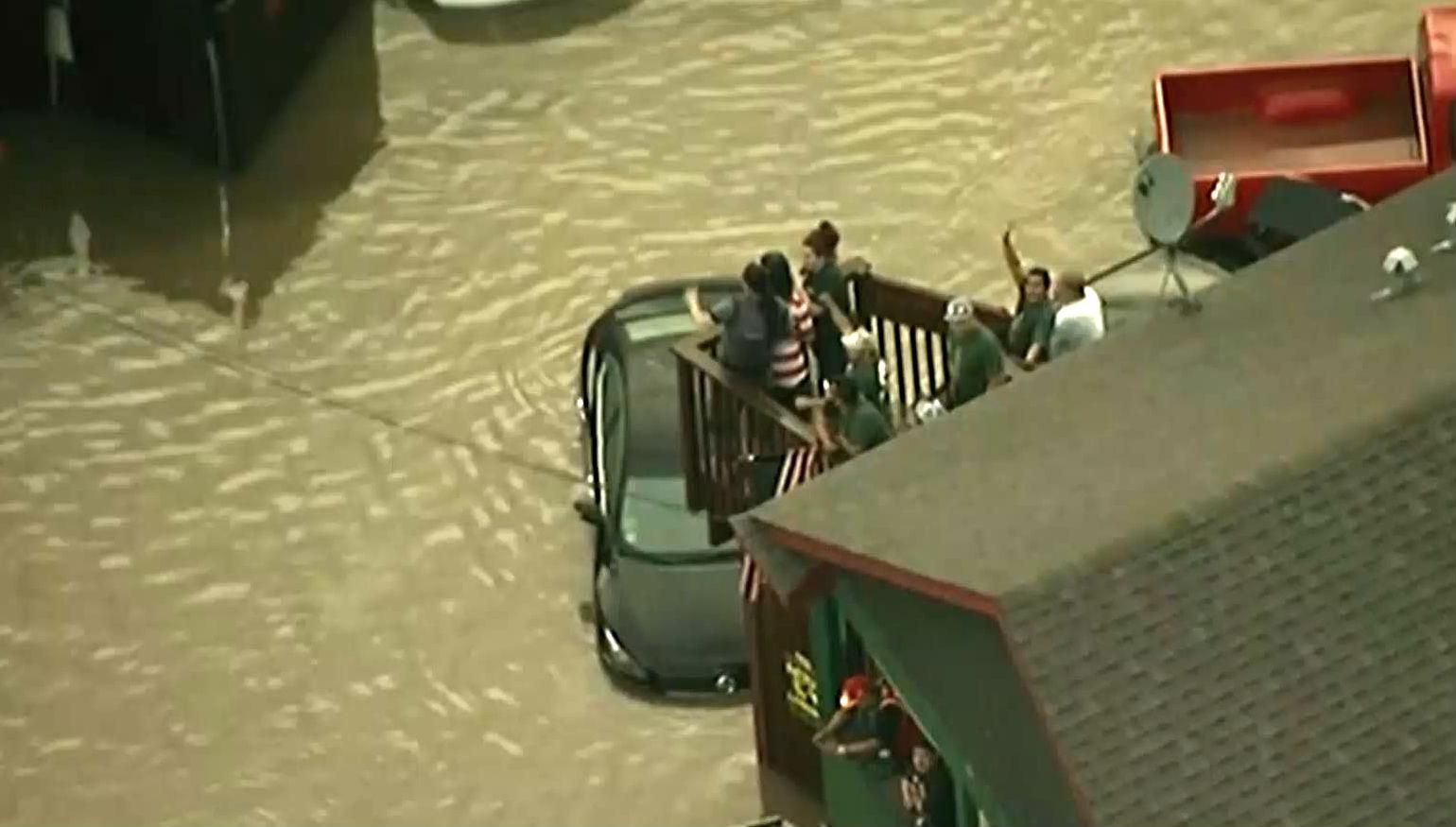 В США сильные наводнения унесли жизни 23 человек