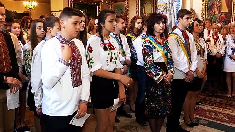 Впервые последний звонок ученики Львова провели в церкви Впервые последний звонок ученики Львова провели в церкви