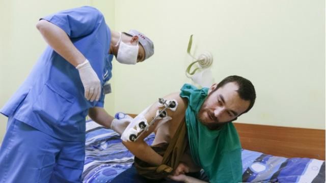 Появились новые фото из палаты российских спецназовцев Появились новые фото из палаты российских спецназовцев