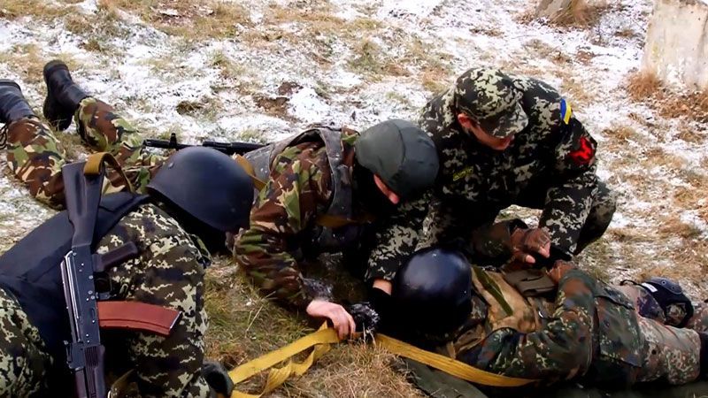 Медики-волонтери зняли для бійців фільм, який рятує життя Медики-волонтери зняли для бійців фільм, який рятує життя