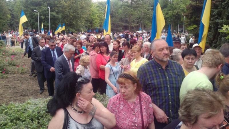 Саакашвілі в Одесі зустрічає великий натовп і силовики Саакашвілі в Одесі зустрічає великий натовп і силовики