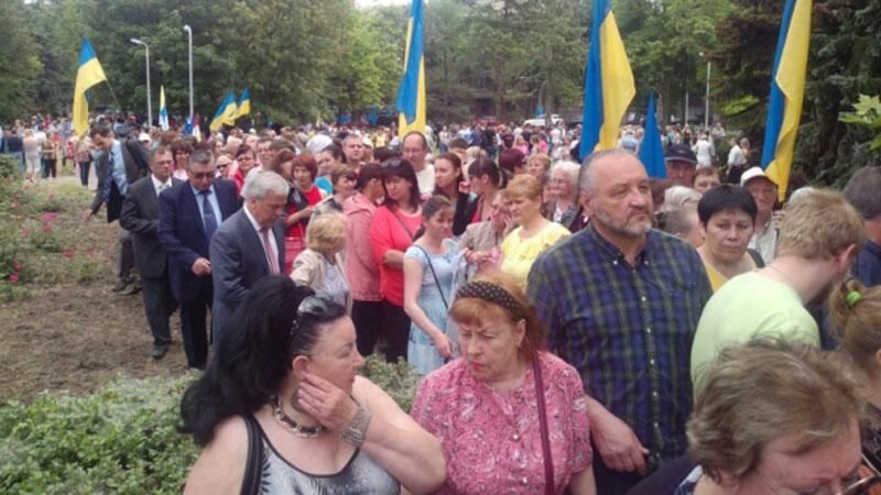 Саакашвили в Одессе встречает большая толпа и силовики