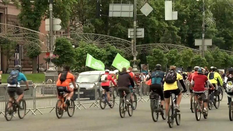 В Киеве прошел велопробег, проехался даже мэр Кличко