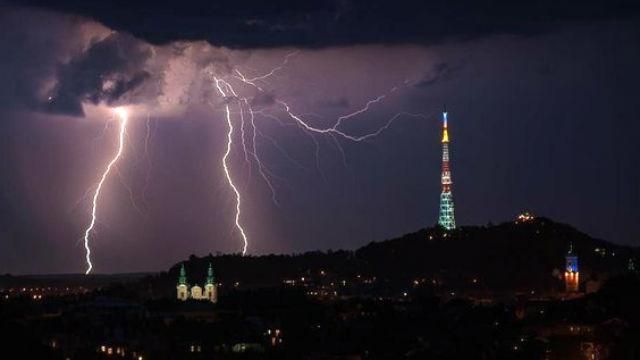 По всій Україні – штормове попередження - 31 травня 2015 - Телеканал новин 24 По всій Україні – штормове попередження - 31 травня 2015 - Телеканал новин 24