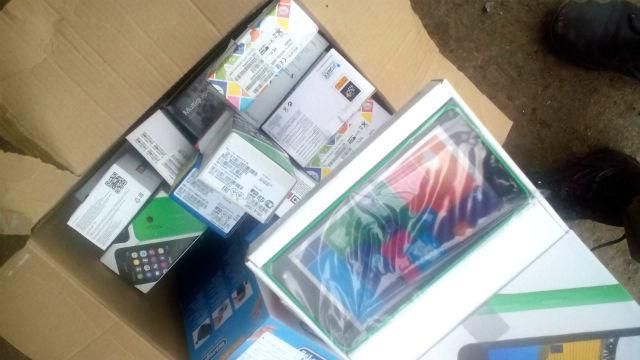Бойовиків залишили без мобільних: прикордонники перехопили контрабандну техніку Бойовиків залишили без мобільних: прикордонники перехопили контрабандну техніку