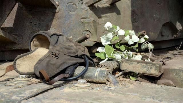 В АТО тоже Троица: украсили военную технику В АТО тоже Троица: украсили военную технику