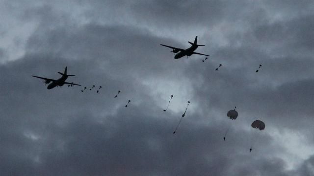 Как закаливают ВДВшников: в Николаевской области провели масштабные учения Как закаливают ВДВшников: в Николаевской области провели масштабные учения