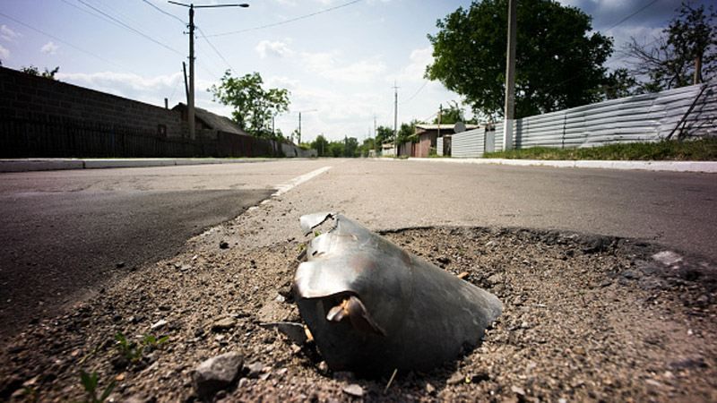 Трагедия в Станице Луганской: на растяжке подорвались отец с сыном Трагедия в Станице Луганской: на растяжке подорвались отец с сыном