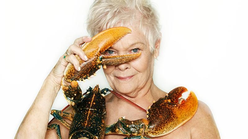 Зірка "Джеймса Бонда" голою пофотографувалася з рибами Зірка "Джеймса Бонда" голою пофотографувалася з рибами