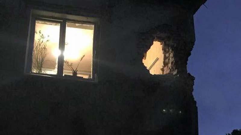 Снаряд залетел в квартиру в Донецке