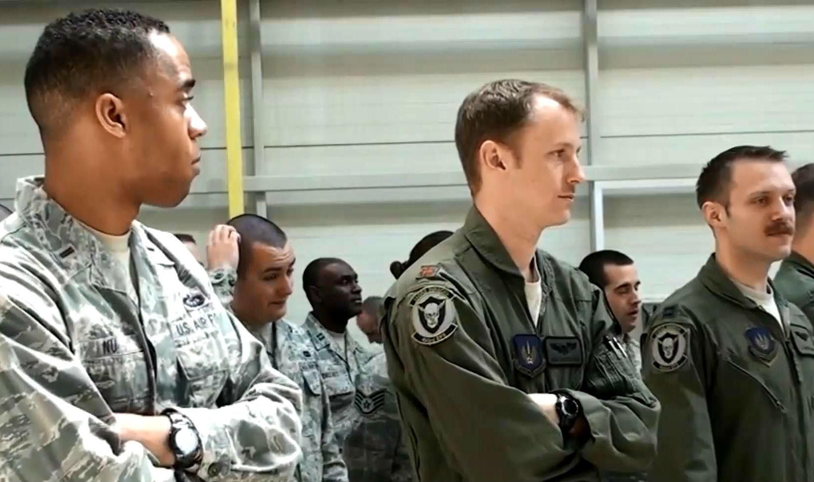 Эксперты НАТО научат украинских бойцов воевать Эксперты НАТО научат украинских бойцов воевать