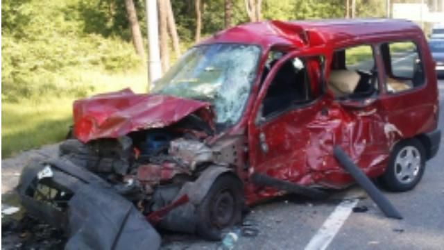 В серьезном ДТП под Киевом погибла молодая девушка В серьезном ДТП под Киевом погибла молодая девушка