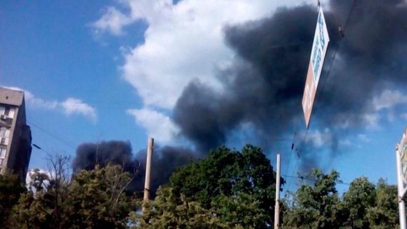 Масштабна пожежа в Харкові: є постраждалий Масштабна пожежа в Харкові: є постраждалий