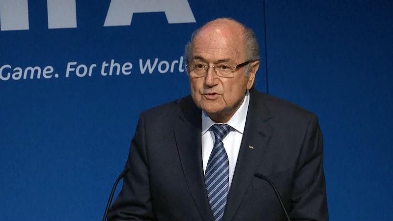 Апогей футбольного скандалу: Блаттер подав у відставку Апогей футбольного скандалу: Блаттер подав у відставку