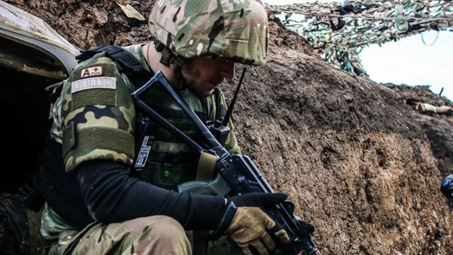 Терористи з неба слідкують за силами АТО. Гатять поблизу Маріуполя Терористи з неба слідкують за силами АТО. Гатять поблизу Маріуполя