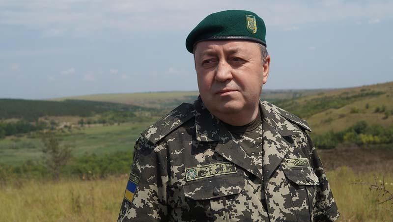 Неочищение власти: генерал-майор на 3 дня поехал в АТО, чтобы его не люстрировали