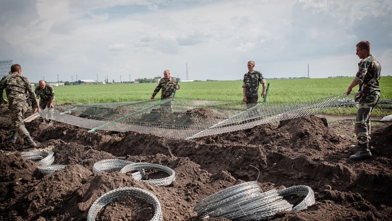 Що залишилось від розрекламованого проекту "Стіна" на кордоні Що залишилось від розрекламованого проекту "Стіна" на кордоні