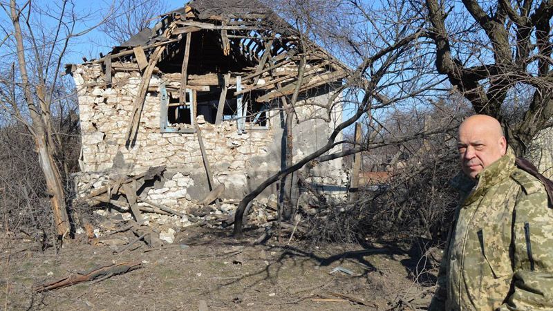 Боевики продолжают раздражать Москаля на едином пункте пропуска Боевики продолжают раздражать Москаля на едином пункте пропуска