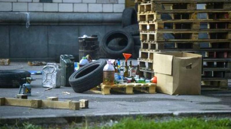 У Москві — барикади і шини: знімають черговий пропагандистський серіал У Москві — барикади і шини: знімають черговий пропагандистський серіал