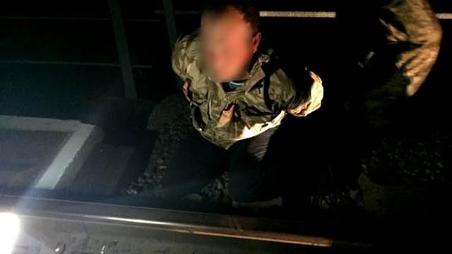 Диверсант пытался уничтожить поезд с военной техникой Диверсант пытался уничтожить поезд с военной техникой