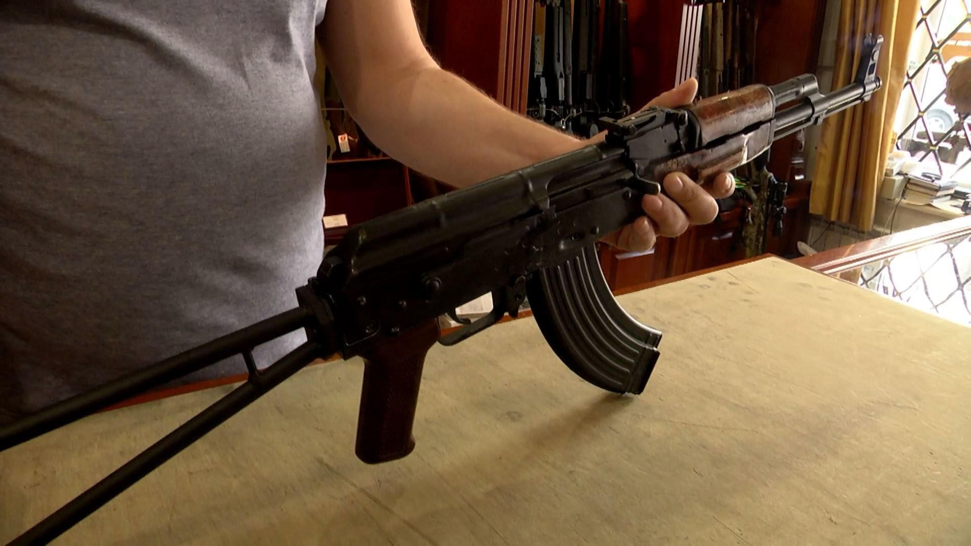 Зброю кожному українцю — законопроект вже у Раді Зброю кожному українцю — законопроект вже у Раді