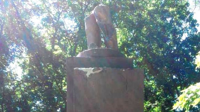 На Луганщине от Ленина остались только ноги На Луганщине от Ленина остались только ноги