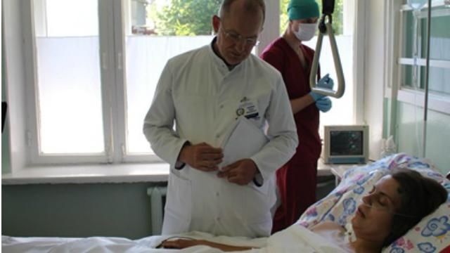 Медсестра, яка втратила ноги на фронті, прийшла до тями Медсестра, яка втратила ноги на фронті, прийшла до тями