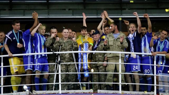 Хочете битись — в АТО,— Ярмоленко розкритикував сутички вболівальників Хочете битись — в АТО,— Ярмоленко розкритикував сутички вболівальників