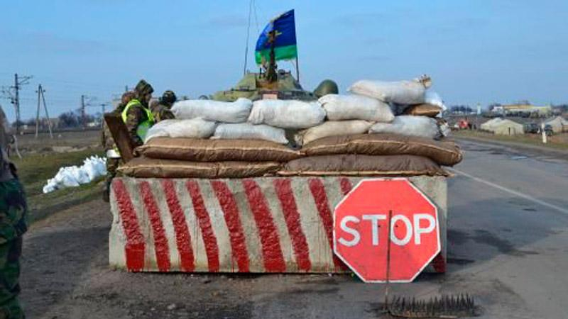 Ночью из Луганской области людей не выпускают