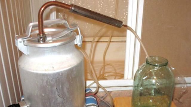 Выпить самогон в Мариуполе стало сложнее Выпить самогон в Мариуполе стало сложнее