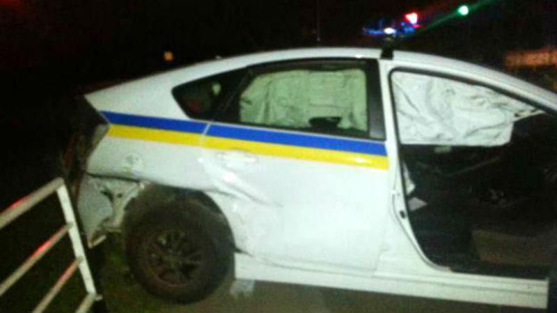 Роми протаранили авто ДАІшників у Львові Роми протаранили авто ДАІшників у Львові