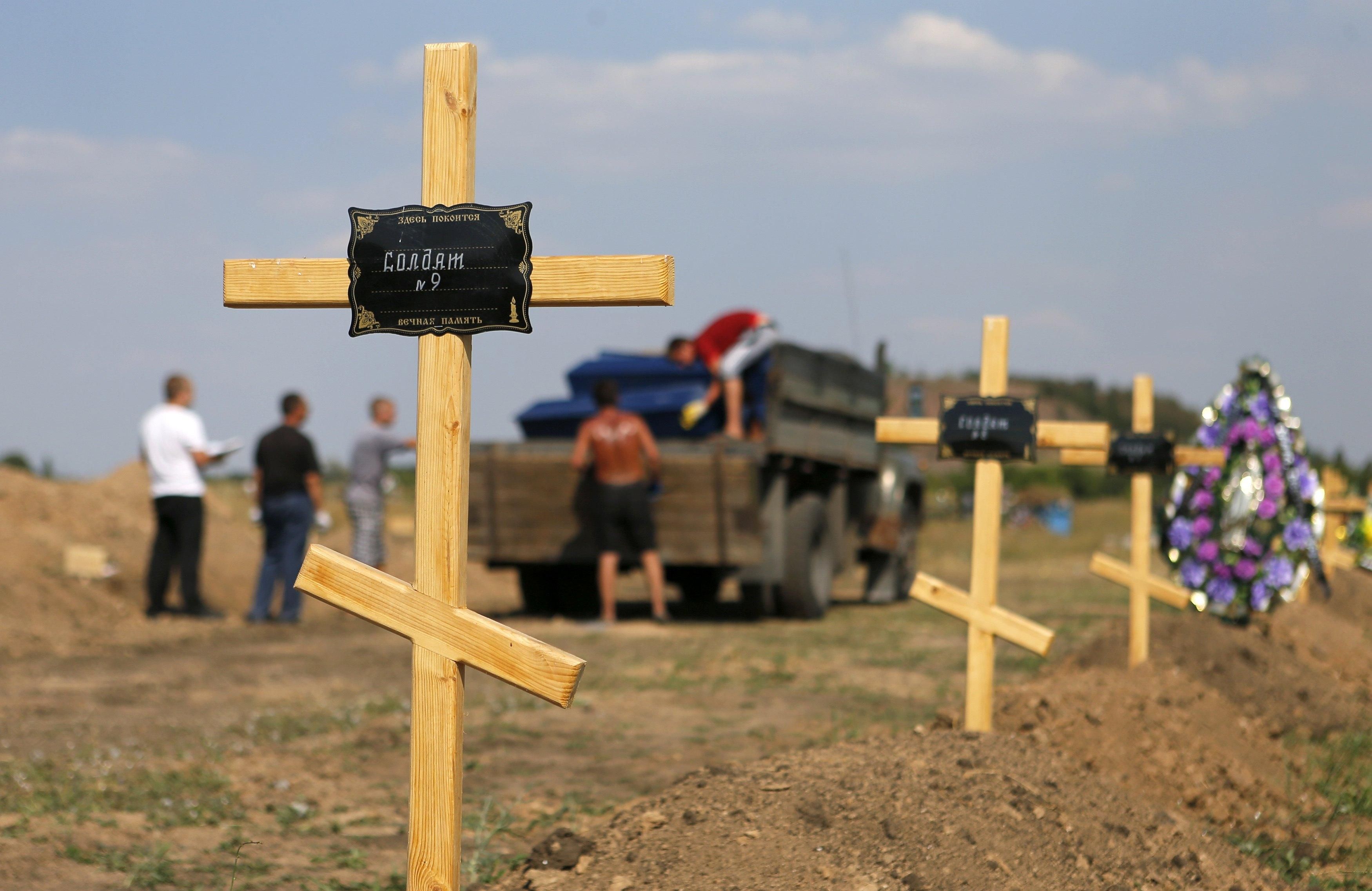 Як терористи поховали загиблих