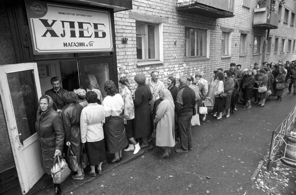 Назад в СССР: в России снова появятся продовольственные карточки