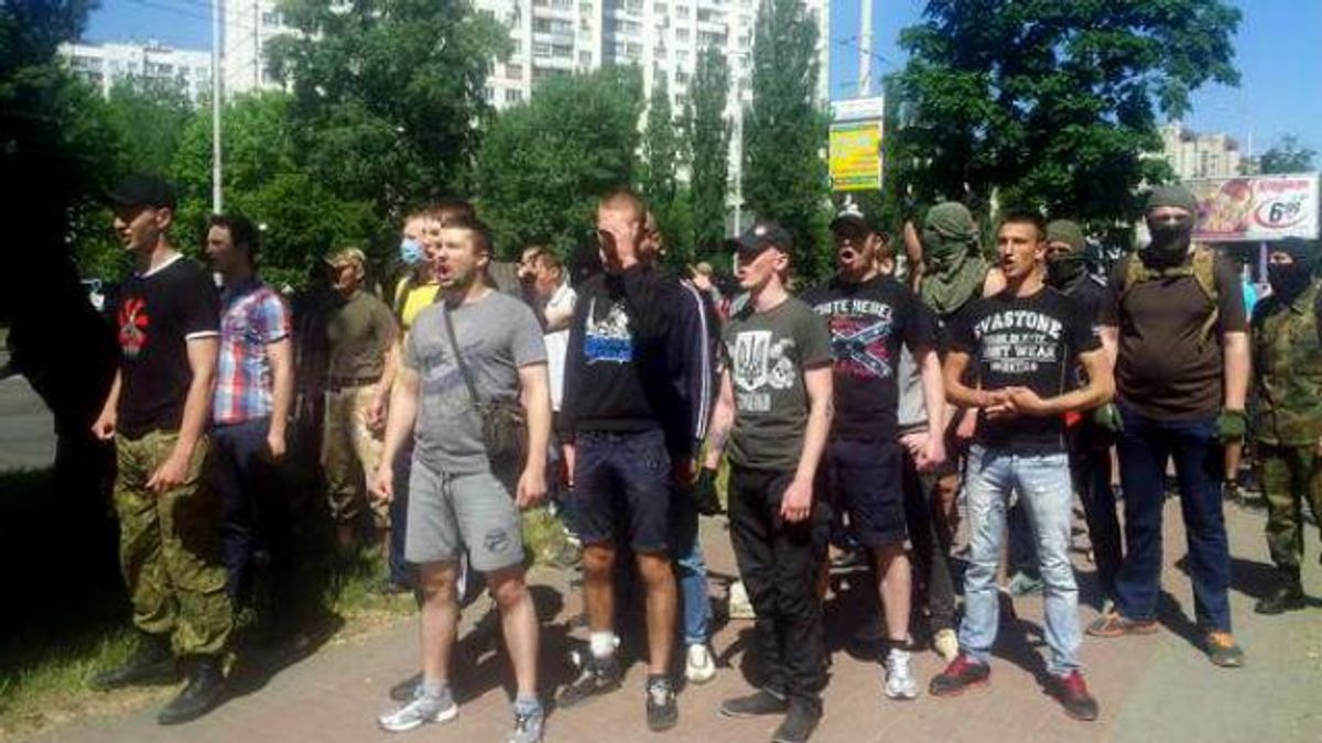 Як гей-парад переріс у криваві сутички: з’явилось відео з Маршу рівності