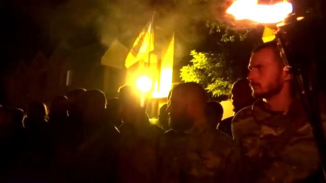 Кадри, від яких щемить серце: "Азов" прощається з побратимом Кадри, від яких щемить серце: "Азов" прощається з побратимом