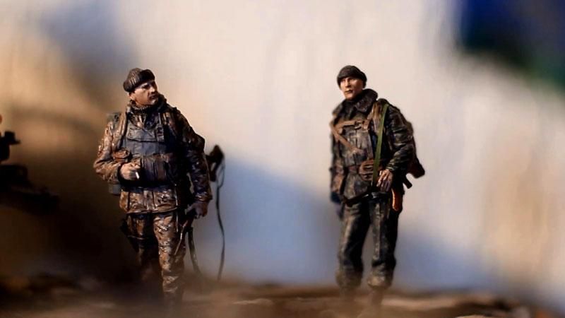 Одессит воспроизводит военные баталии АТО в миниатюре