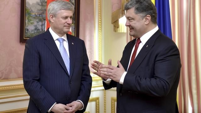 Ми здатні забезпечити свою армію власним летальним озброєнням, — Порошенко Ми здатні забезпечити свою армію власним летальним озброєнням, — Порошенко