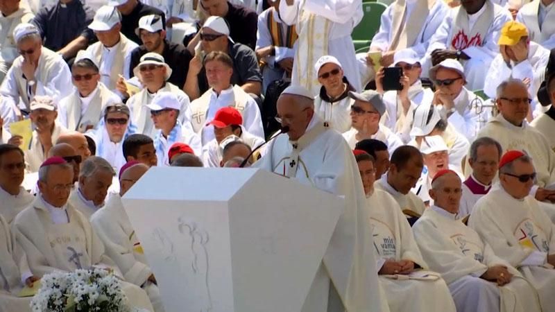Папа Римський зібрав цілий стадіон у Боснії