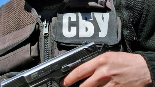СБУ освободила чиновника, за которого боевики требовали 100 тысяч долларов СБУ освободила чиновника, за которого боевики требовали 100 тысяч долларов