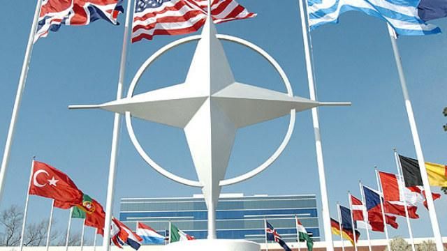 Россия не пойдет против НАТО, — минобороны ФРГ