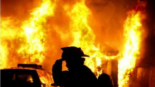 У страшній пожежі в Маріуполі загинуло троє людей 